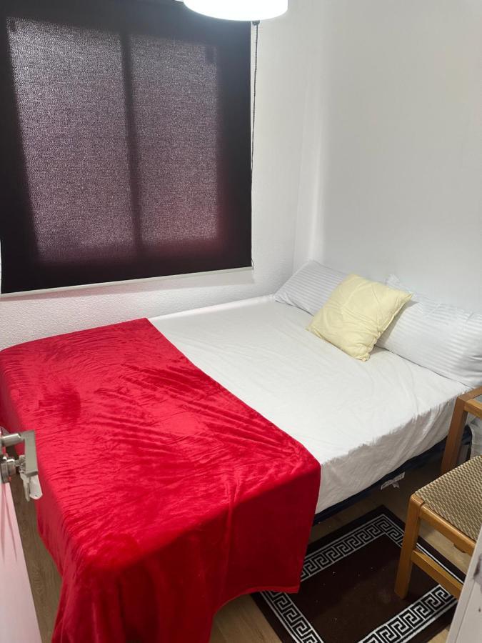 El Gengo Hostel Madrid Exterior photo