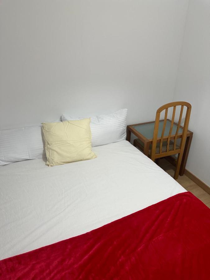 El Gengo Hostel Madrid Exterior photo